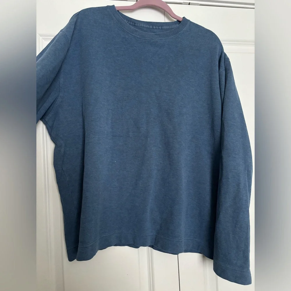 GAP Men's Long Sleeve Blue Tee - Picture 6 of 6